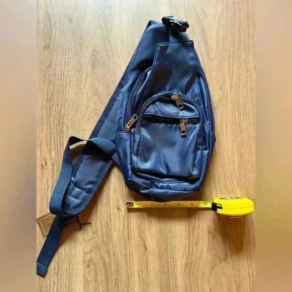 Gold Coast navy sling bag w several zip pockets, travel - Picture 3 of 8